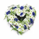 Kukkaseppele Muisto – sini-valkoinen sydän